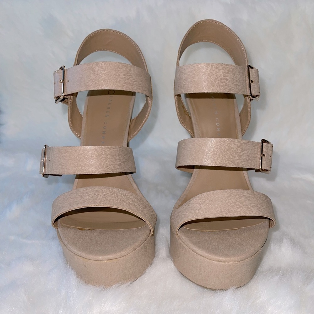 LC Conrad Neutral 5in heels Size 7.5